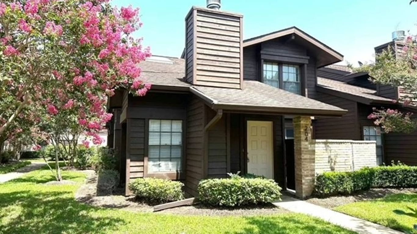 Sugar Land 2-story, 2-bed 2611 Grants Lake Boulevard 204-idx