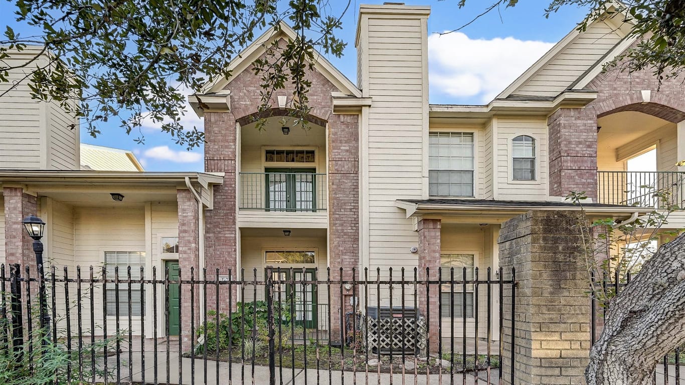 Sugar Land 2-story, 2-bed 2710 Grants Lake Boulevard T7-idx