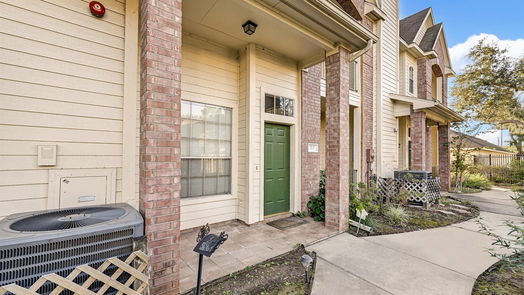 Sugar Land 2-story, 2-bed 2710 Grants Lake Boulevard T7-idx