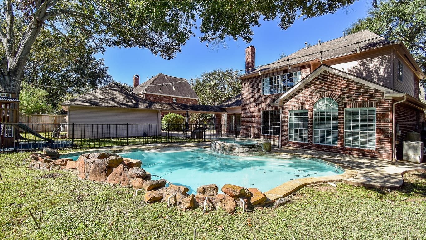 Sugar Land 2-story, 4-bed 3903 Woodglen Court-idx