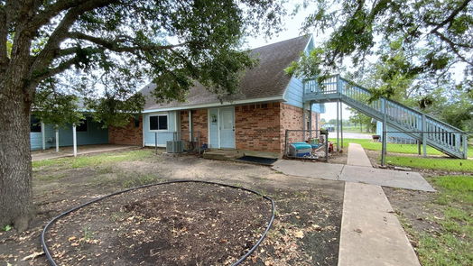 West Columbia 2-story, 8-bed 1320 W Brazos Avenue-idx