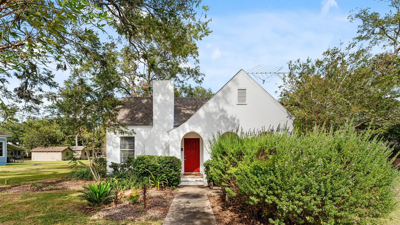 Wharton 1-story, 3-bed 509 E Alabama Street-idx