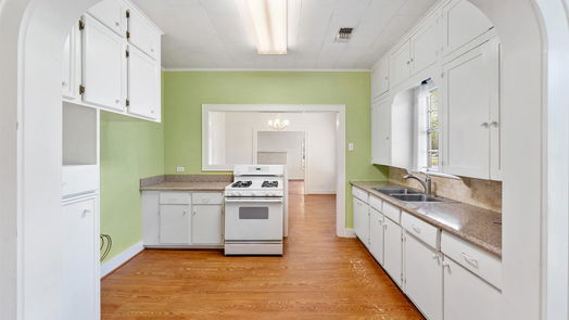 Wharton 1-story, 3-bed 509 E Alabama Street-idx