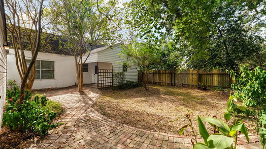 Wharton 1-story, 3-bed 509 E Alabama Street-idx