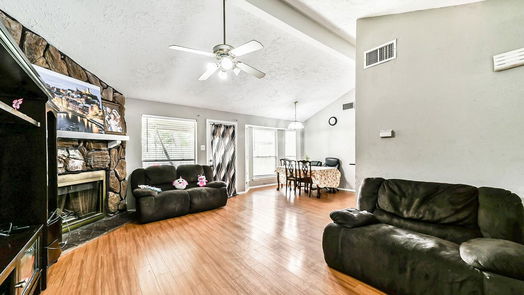 Houston 1-story, 2-bed 15838 Gatebriar Drive-idx