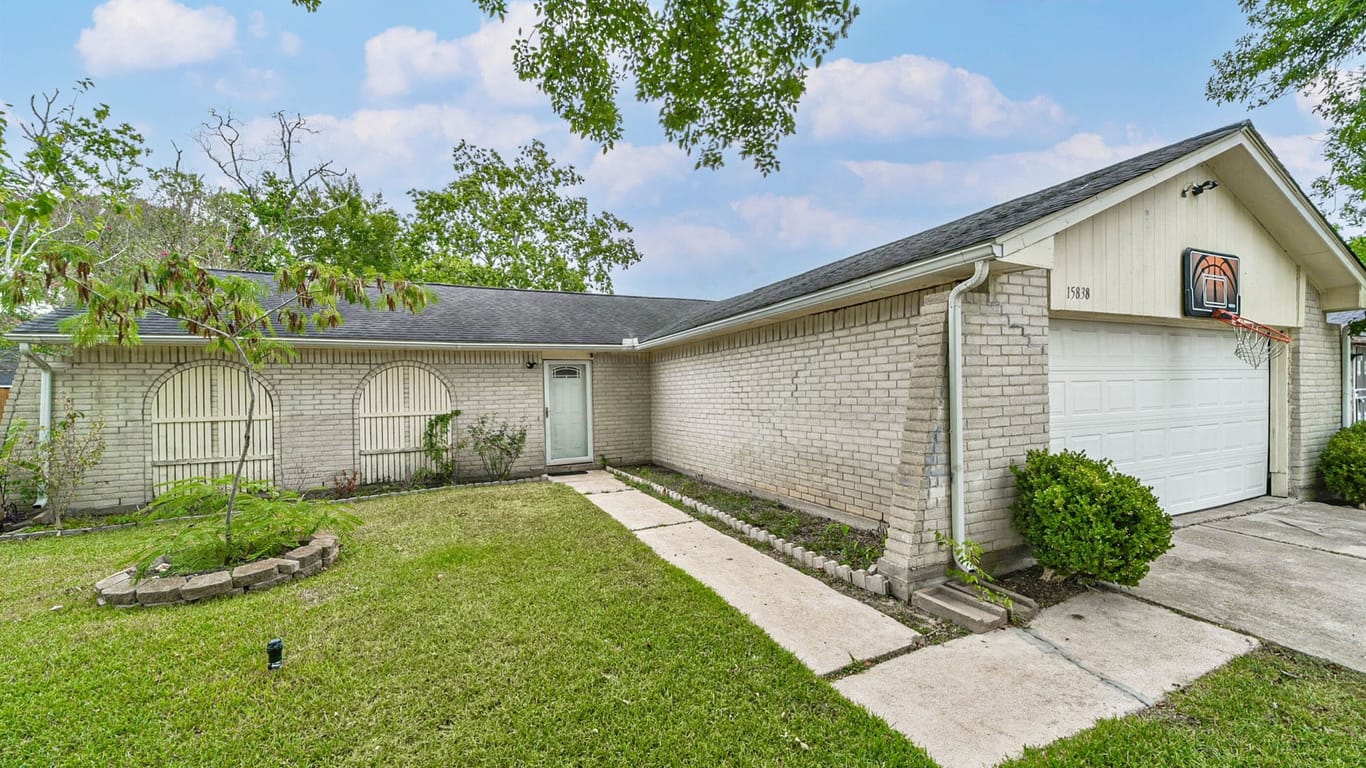 Houston 1-story, 2-bed 15838 Gatebriar Drive-idx