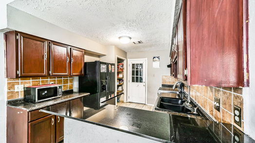 Houston 1-story, 2-bed 15838 Gatebriar Drive-idx