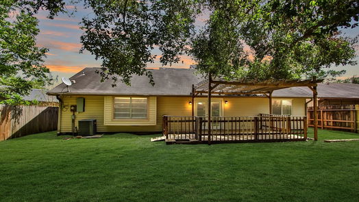 Houston null-story, 3-bed 16322 Quail Hunt Drive-idx