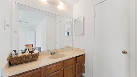 Katy 2-story, 3-bed 1934 Avenue B-idx