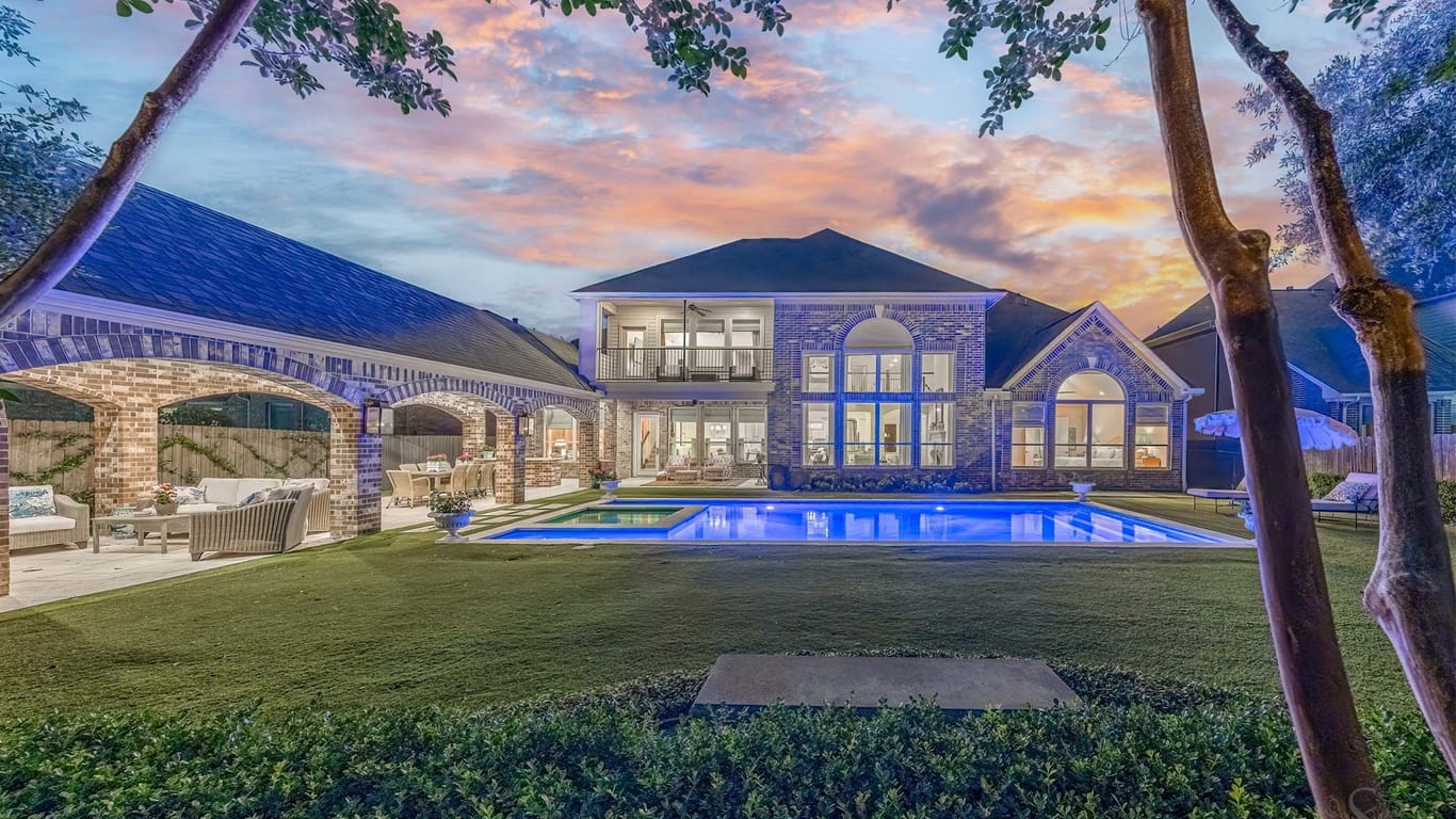 Homes over $1M-2