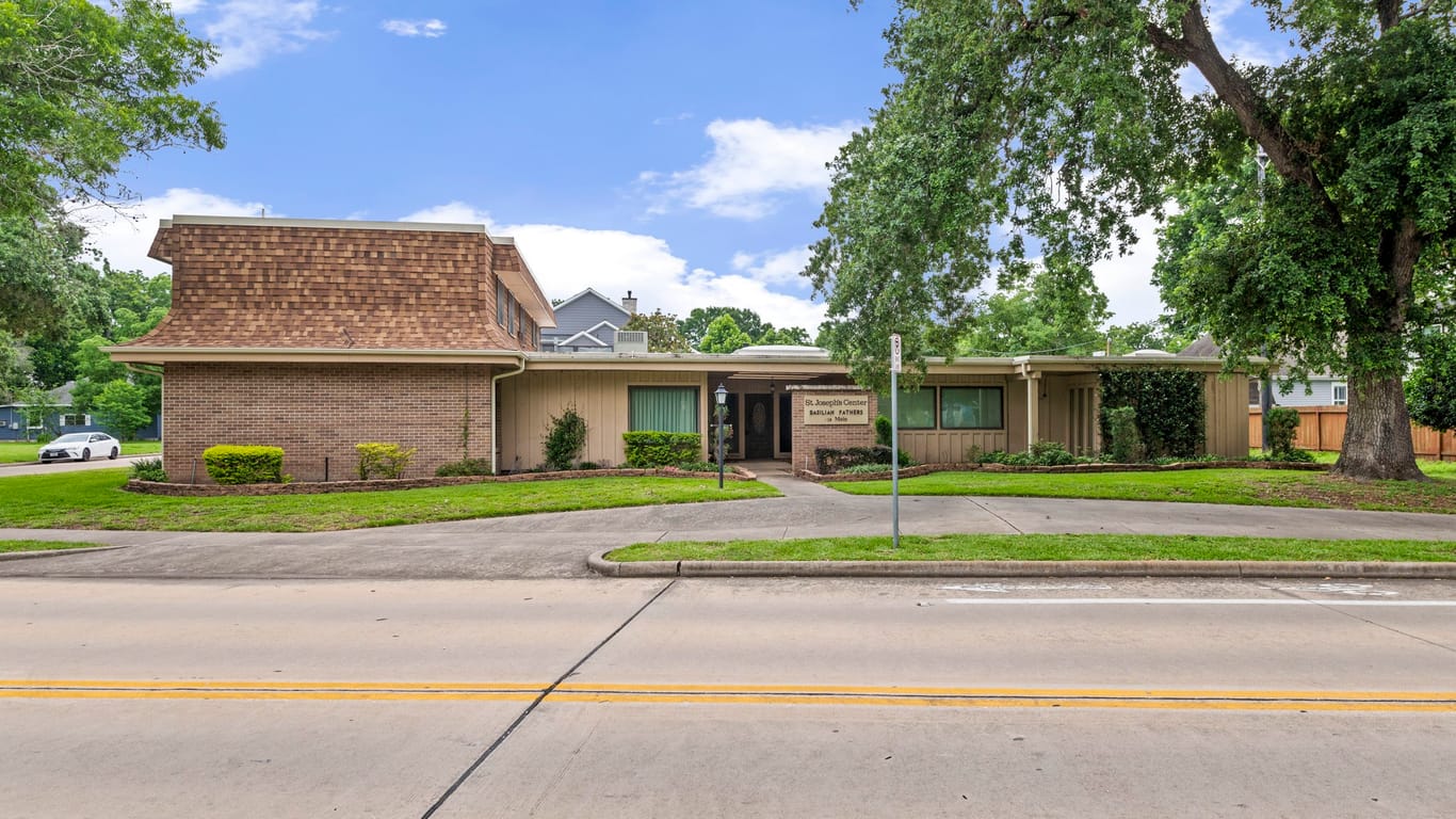 Sugar Land 2-story, 9-bed 414 Main Street-idx