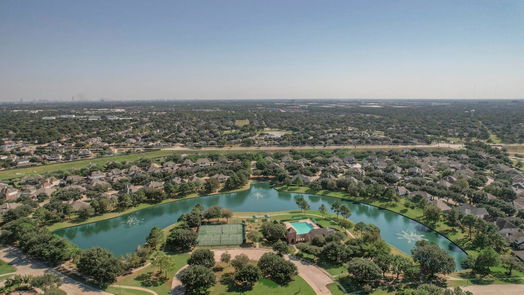 Sugar Land 2-story, 5-bed 14910 Lake Woodbridge Court-idx