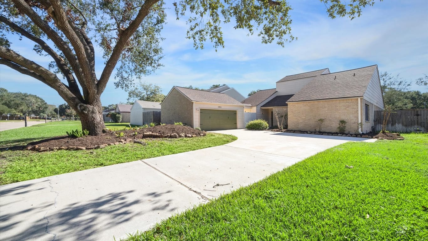 Sugar Land 2-story, 3-bed 13911 Greenway Drive-idx