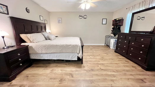 Santa Fe null-story, 4-bed 5623 Avenue M 1/2-idx