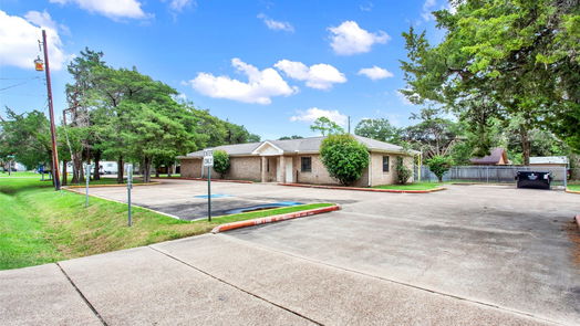 Alvin 1-story, 3-bed 907 Cedar Lawn Drive-idx