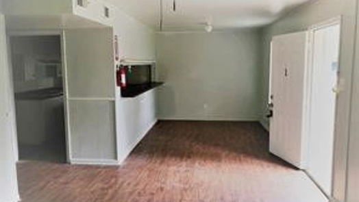 Alvin 2-story, 2-bed 408 E Coombs Street-idx