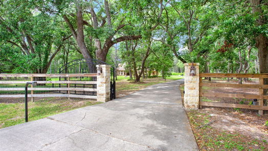 Alvin 2-story, 4-bed 7306 Live Oak Circle-idx