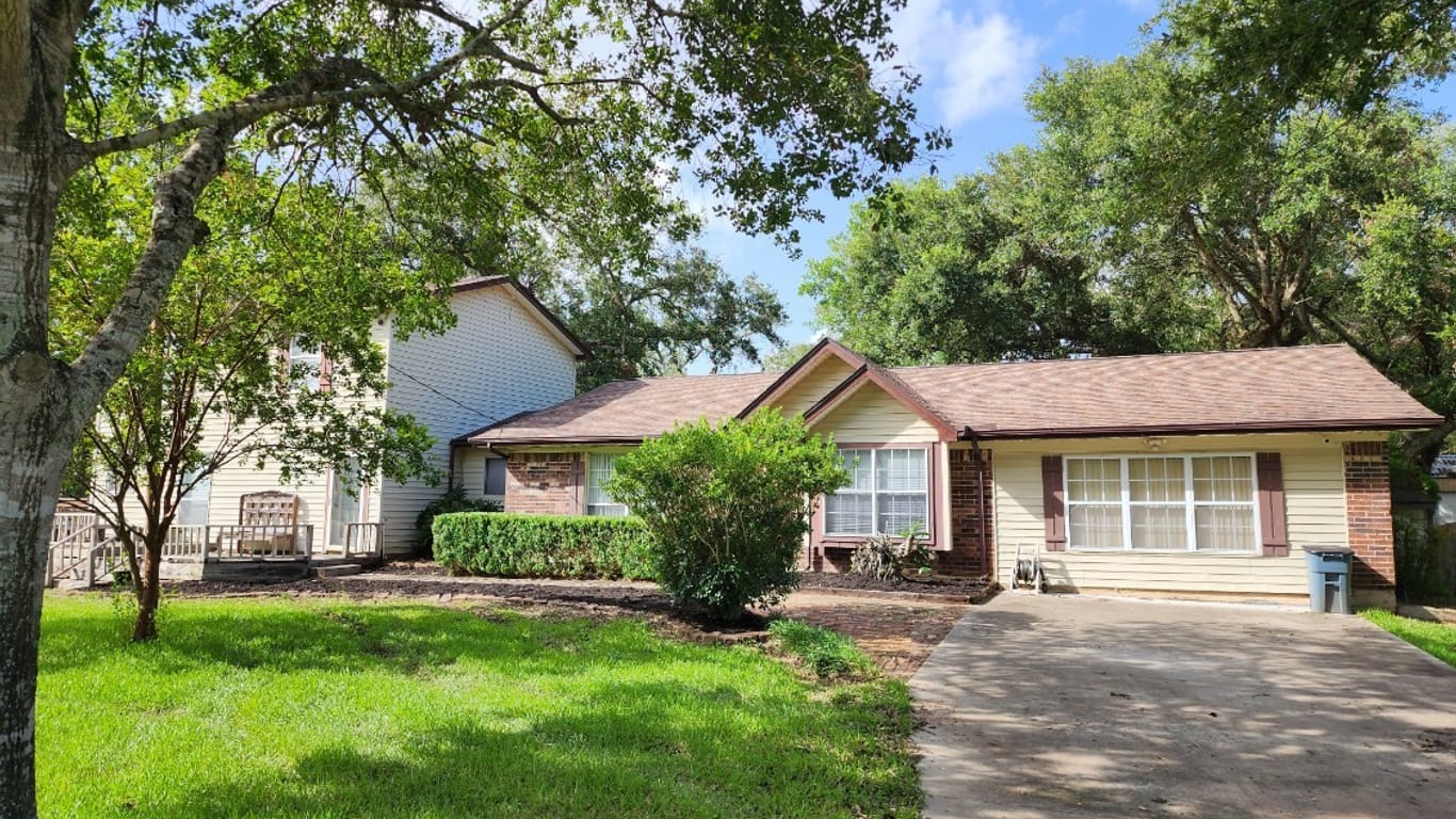 Alvin 2-story, 4-bed 14225 Patricia Lane CR377-idx