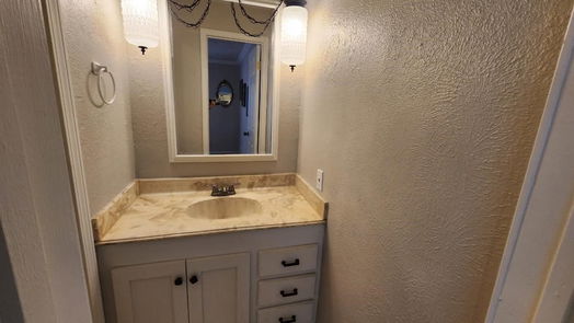 Alvin 2-story, 4-bed 14225 Patricia Lane CR377-idx