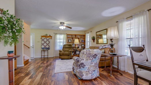 Alvin 2-story, 4-bed 101 Oak Trail-idx