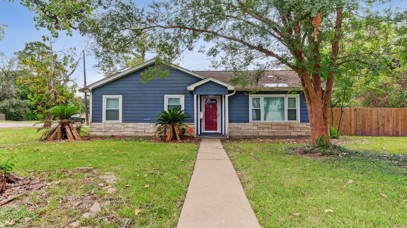 Alvin 1-story, 3-bed 1603 W Sealy Street-idx