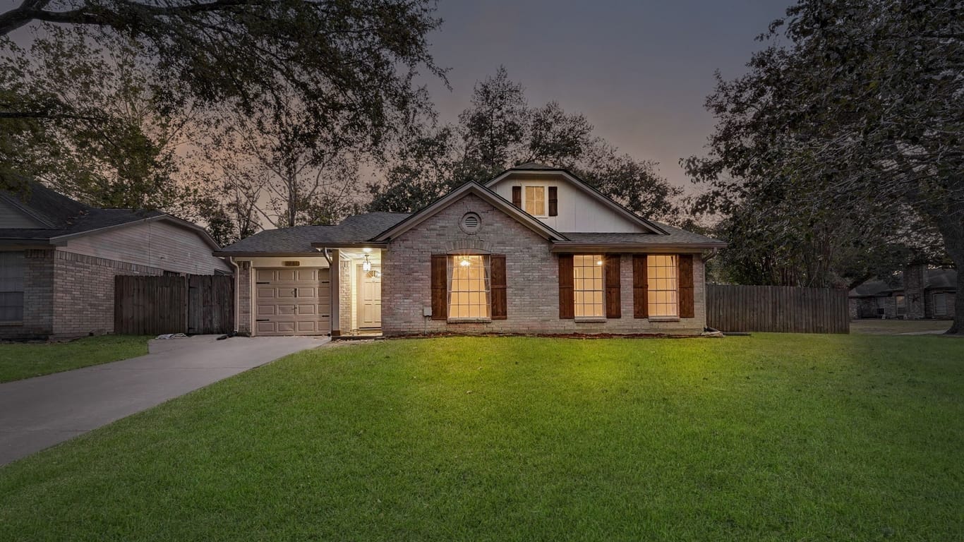 Alvin 1-story, 2-bed 2801 Mockingbird Drive-idx