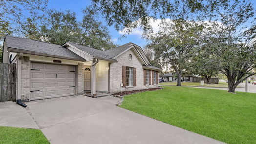 Alvin 1-story, 2-bed 2801 Mockingbird Drive-idx