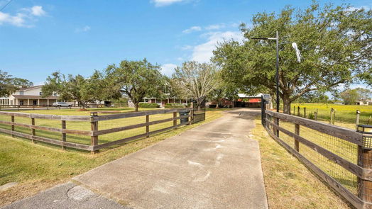 Alvin 2-story, 3-bed 1290 County Road 145-idx