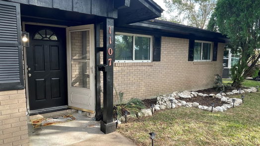 Alvin 1-story, 4-bed 1107 Dover Circle-idx
