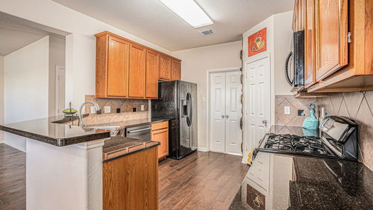 Alvin 2-story, 5-bed 314 Lake Line Drive-idx