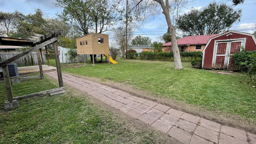 Alvin 1-story, 4-bed 1107 Dover Circle-idx