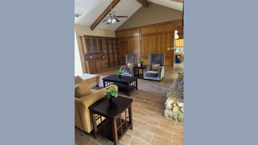 Alvin null-story, 4-bed 617 County Road 99-idx
