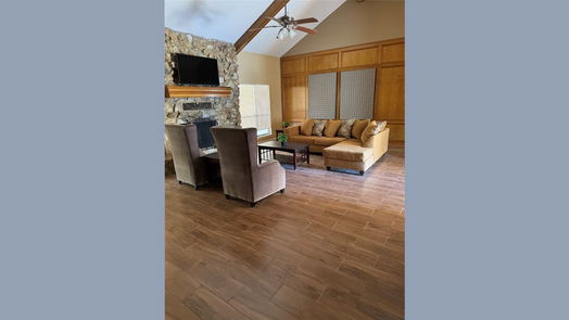 Alvin null-story, 4-bed 617 County Road 99-idx