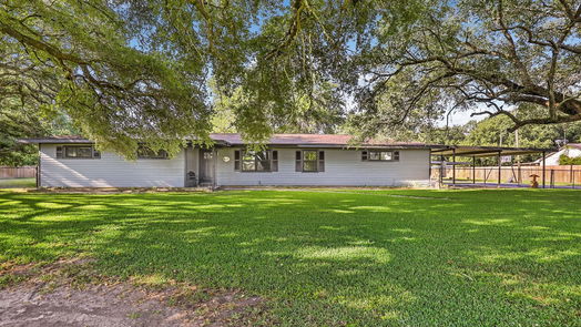 Anahuac 1-story, 4-bed 910 Oak Street-idx