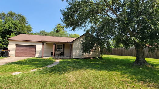 Anahuac 1-story, 4-bed 801 Trinity Street-idx