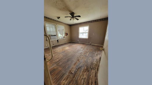 Anahuac 1-story, 4-bed 801 Trinity Street-idx