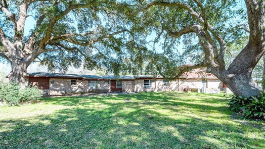 Anahuac 2-story, 6-bed 800 Oak Street-idx