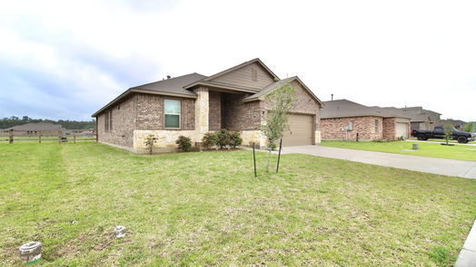 Anahuac 1-story, 3-bed 213 Kickapoo Drive-idx