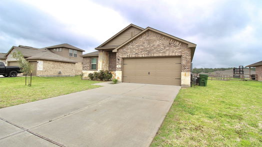 Anahuac 1-story, 3-bed 213 Kickapoo Drive-idx