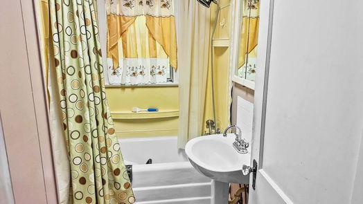 Angleton 1-story, 3-bed 503 E Orange Street-idx