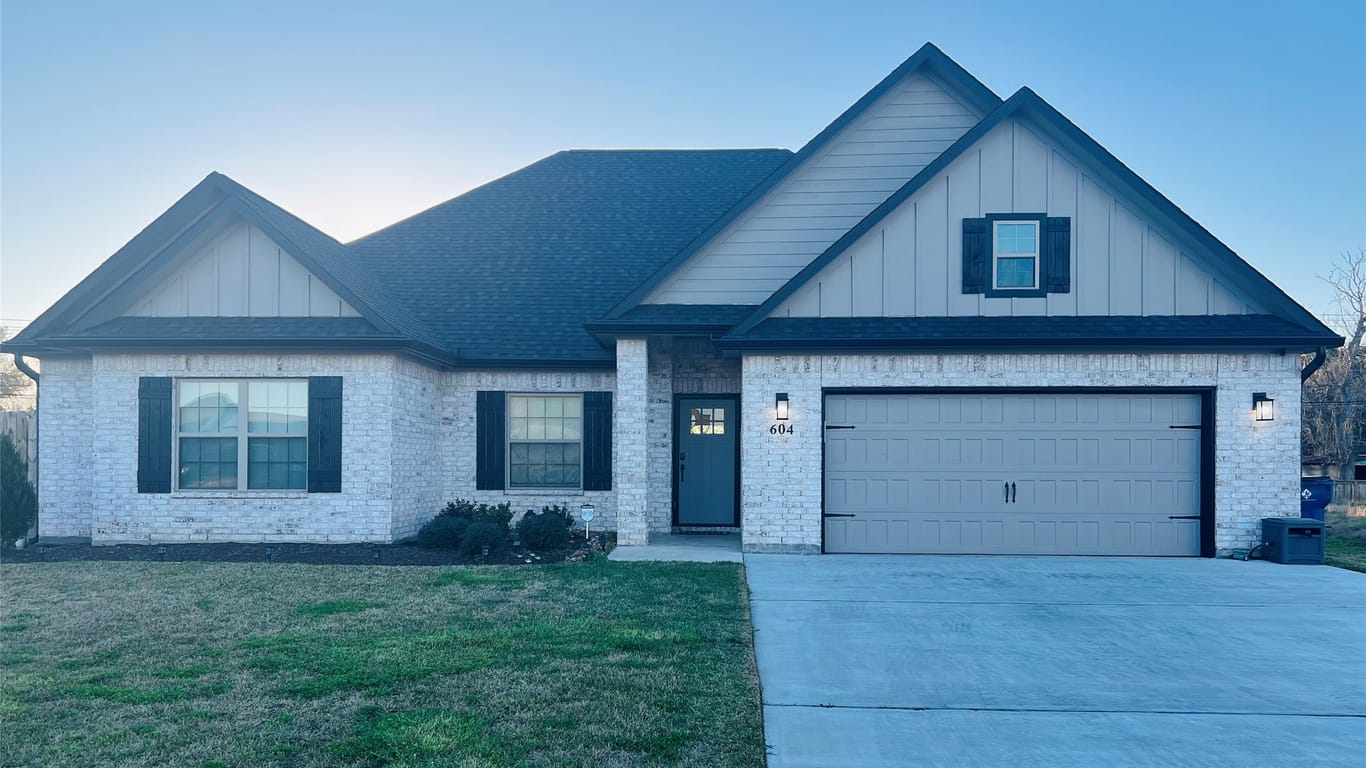 Angleton null-story, 5-bed 604 Greystone Lane-idx