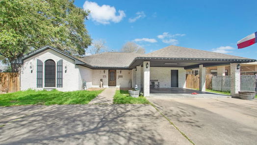 Angleton 1-story, 3-bed 409 E Locust Street-idx