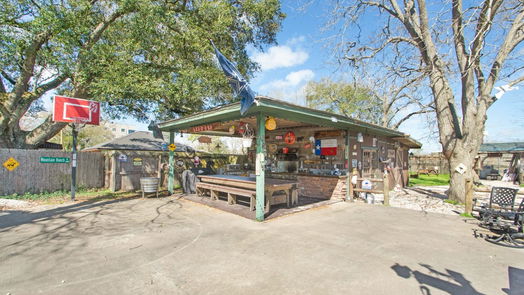 Angleton 1-story, 3-bed 409 E Locust Street-idx