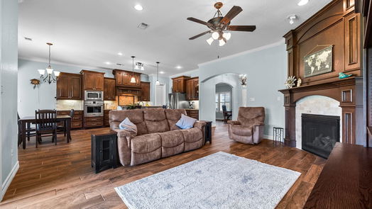 Angleton null-story, 4-bed 705 Rustic Oaks Drive-idx