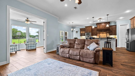 Angleton null-story, 4-bed 705 Rustic Oaks Drive-idx