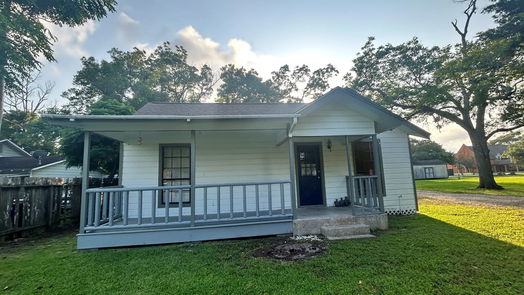 Angleton 2-story, 2-bed 320 S Arcola Street-idx