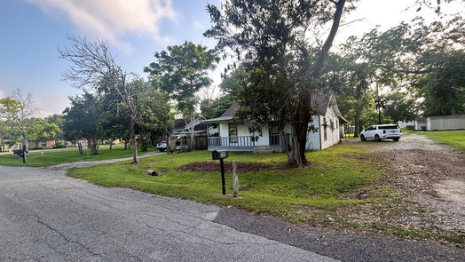 Angleton 2-story, 2-bed 320 S Arcola Street-idx