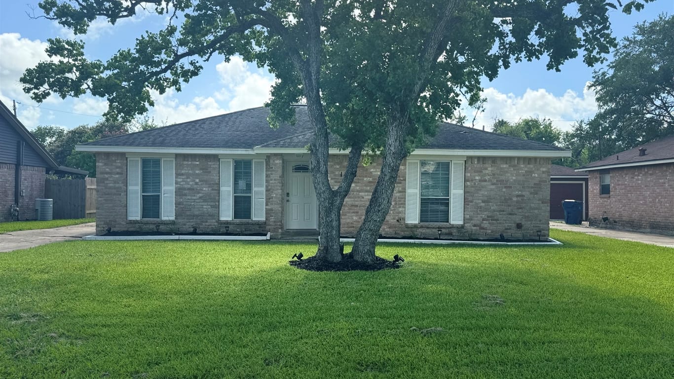 Angleton 1-story, 3-bed 1310 Northbrook Drive-idx