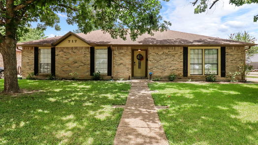 Angleton 1-story, 4-bed 717 N Plantation Drive-idx