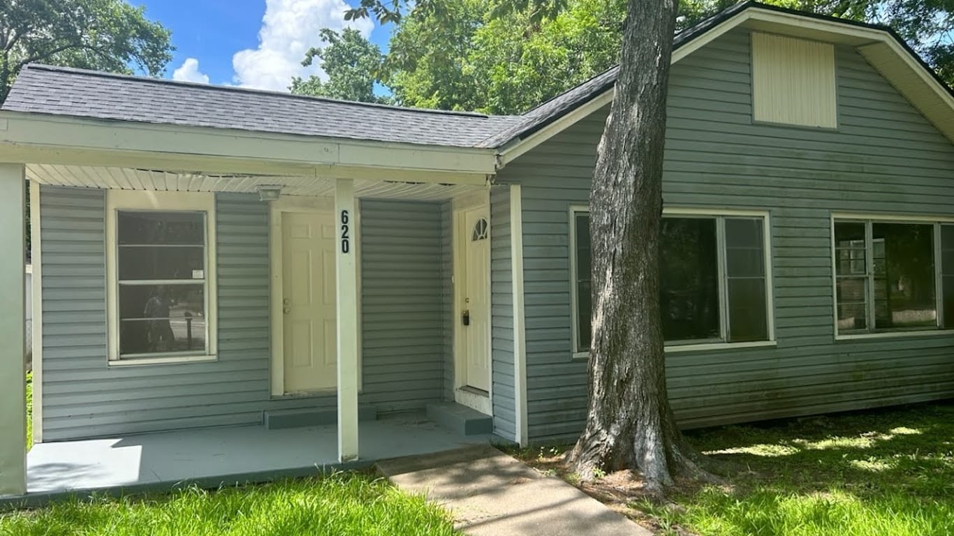 Angleton 1-story, 3-bed 620 E Cedar Street-idx